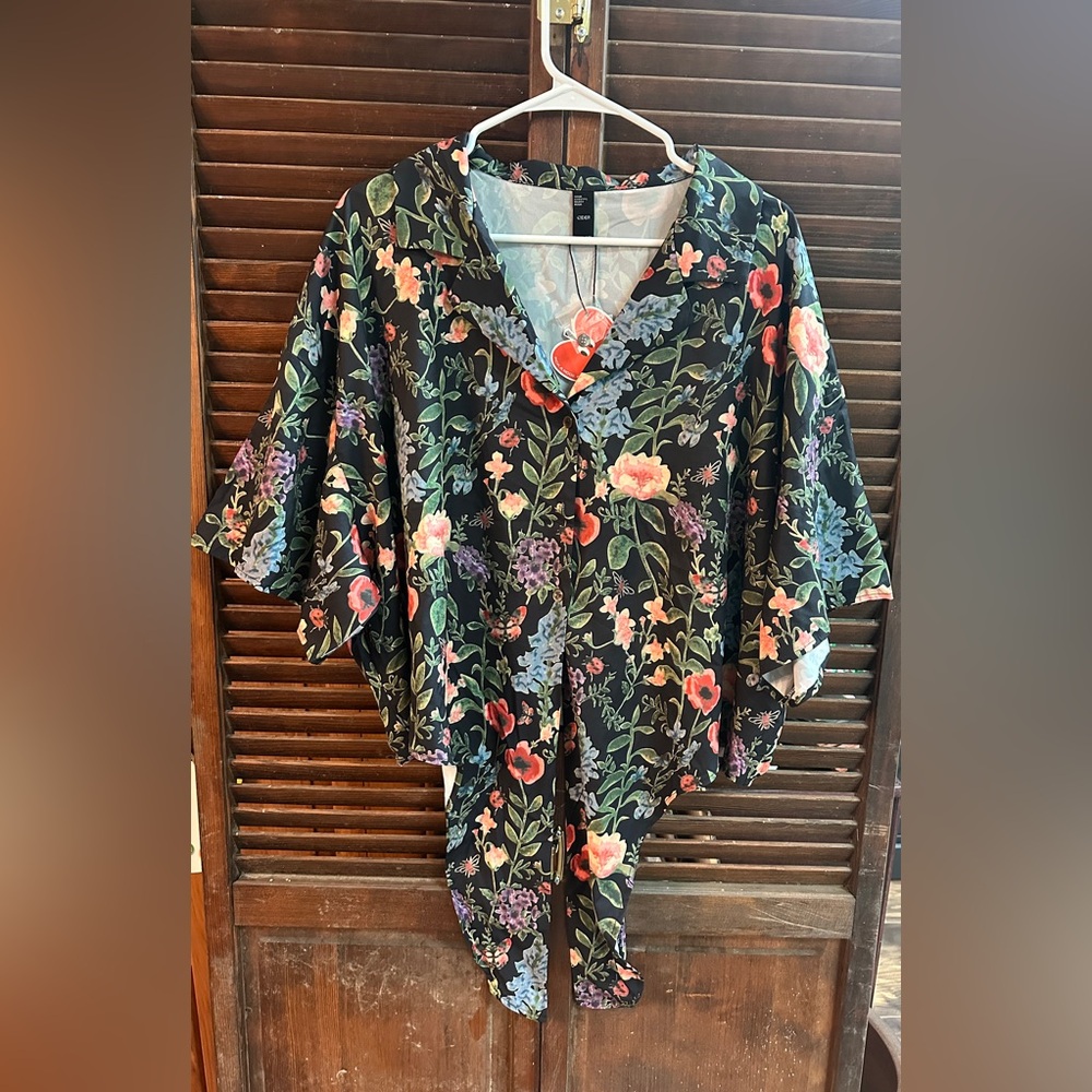 NWT Cider Cropped Short Sleeve Button-Up w/ Front Tie